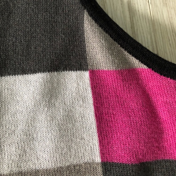 Taifun Collection Sleeveless V-Neck Checkered Knit Sweater Blouse - Picture 14 of 16